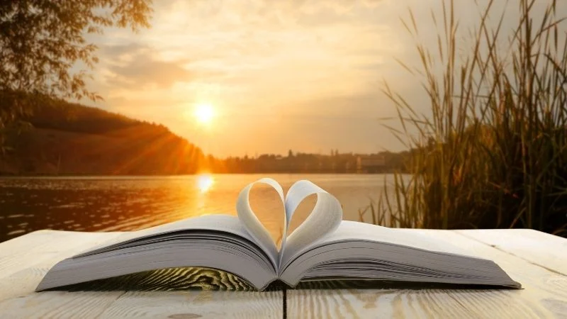 正しき人よ、主によって喜び歌え。

賛美はまっすぐな人にふさわしい。

琴をもって主に感謝せよ

十弦の竪琴をもって主を